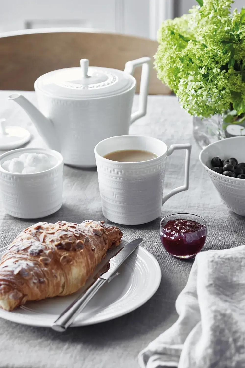 Wedgwood Чайная чашка Intaglio 220 мл с блюдцем