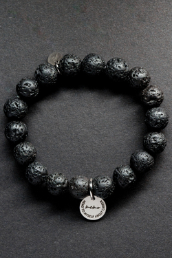 Браслет "Memo about Intention" из вулканической лавы 10 мм с подвеской