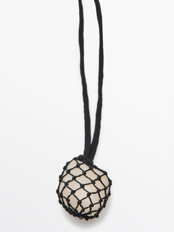 Massimo Dutti Ожерелье из сетчатого камня, чёрный