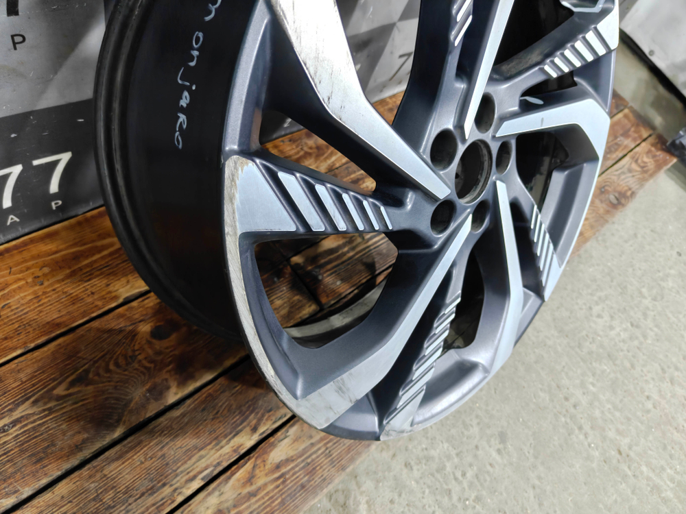Диск колесный литой R20 Geely Monjaro 21-нв Б/У Оригинал 8889503058