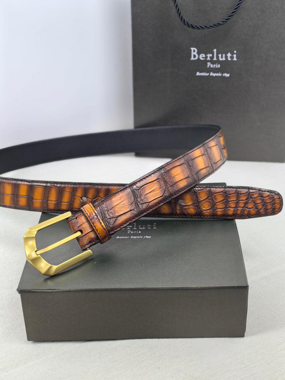 Ремень из коровьей кожи с ручной окраской