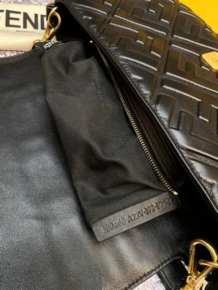 Сумка из кожи Fendi Baguette черный