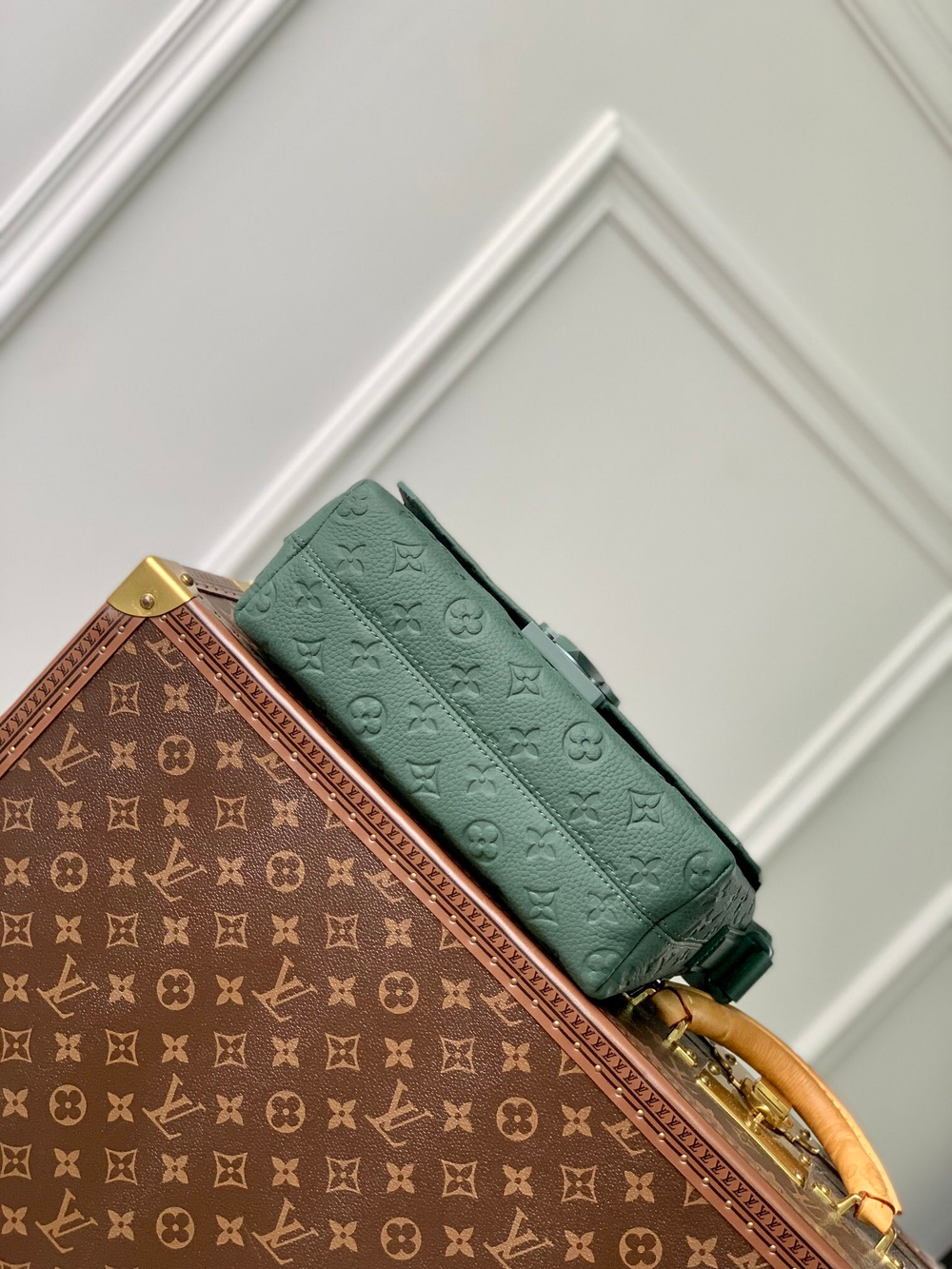 Louis Vuitton S-Cape Messenger Bag