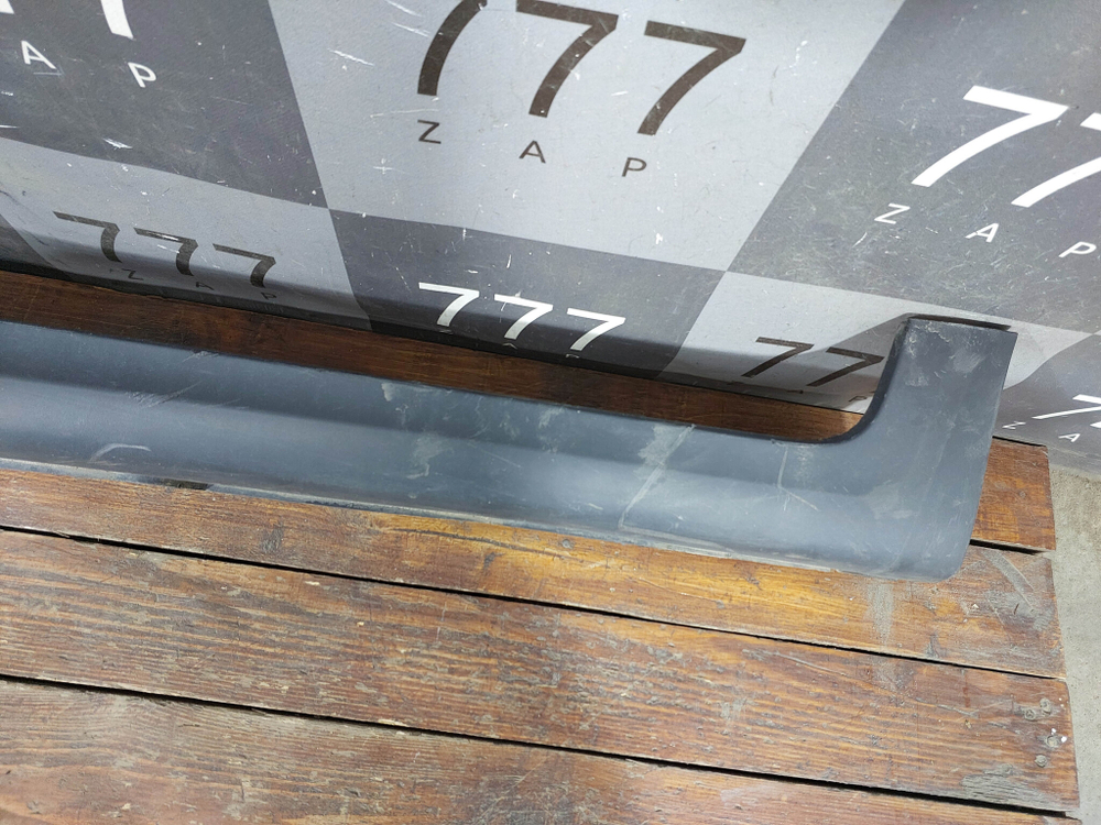 Накладка порога правого Kia Rio 4 X-Line 17-нв Б/У Оригинал 87754H0500