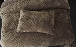 Покрывало 160x220 Sofi De MarkO Фернанд цвета капучино