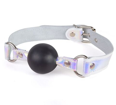 Кляп-шарик на белых ремешках с перламутровыми вставками (Цвет: белый с черным)