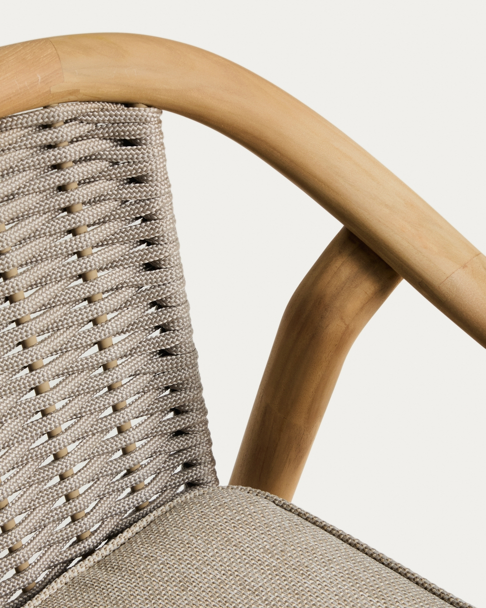 Уличный стул Elunda из тикового дерева и бежевой веревки