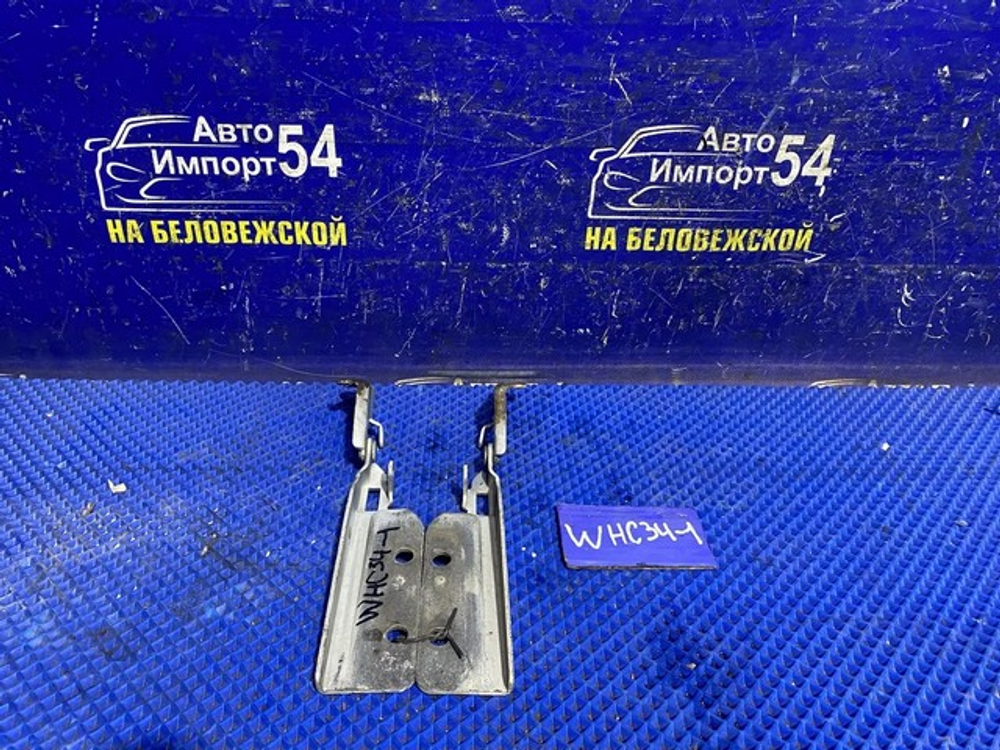 Петля капота левая NISSAN STAGEA 1996-1998
