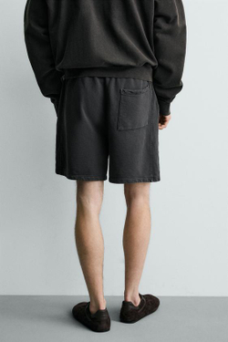 ZARA БАЗОВЫЕ ШОРТЫ-ДЖОГГЕРЫ С ЭФФЕКТОМ ПОТЕРТОСТИ, ТЕМНЫЙ АНТРАЦИТ