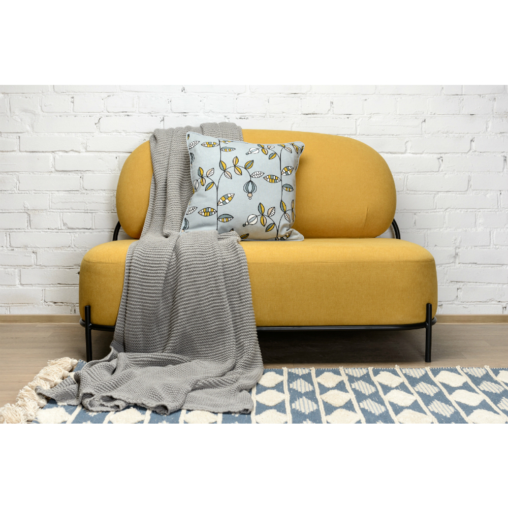 Чехол для подушки с орнаментом Ягоды тайги, вышивкой и декоративной окантовкой russian north, 45х45