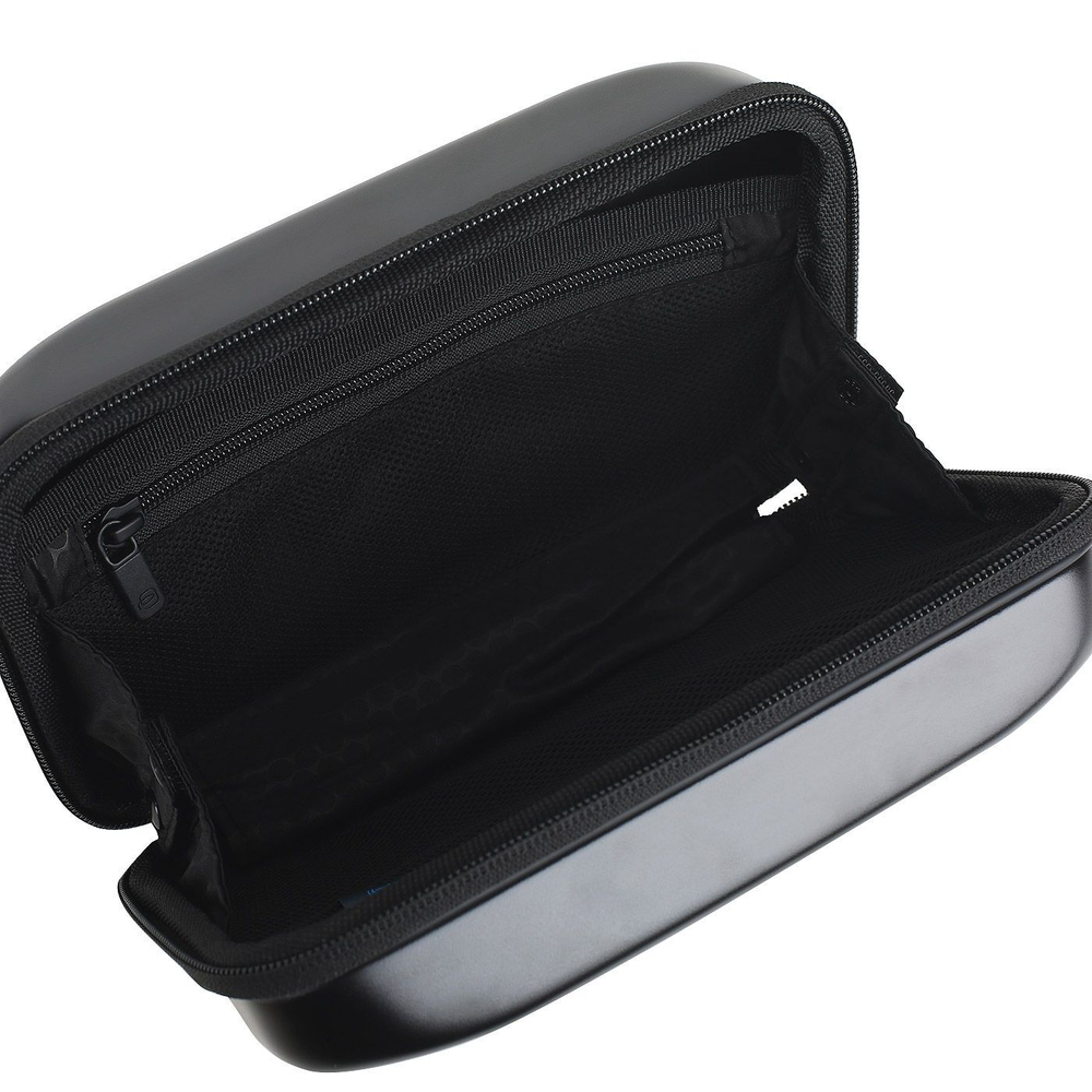 Бьюти-кейс Piquadro PQ LIGHT (CA6172PQL/NO) 23x13x8см 2.40л. поликарбонат черный матов.