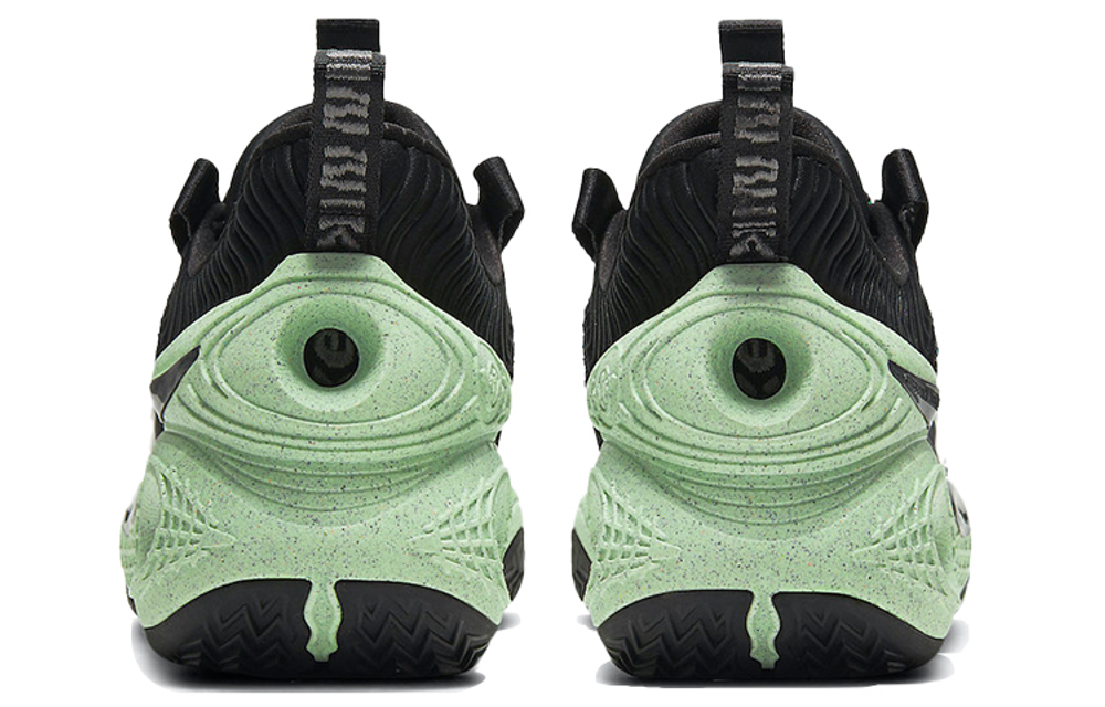 Кроссовки Nike Cosmic Unity