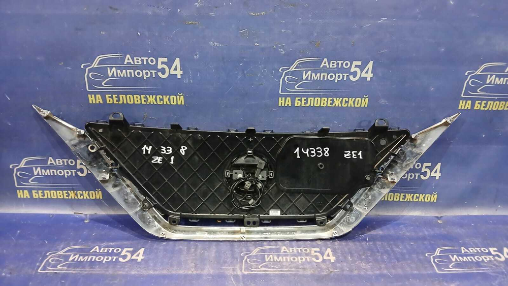 Решетка радиатора NISSAN LEAF 2017-2021