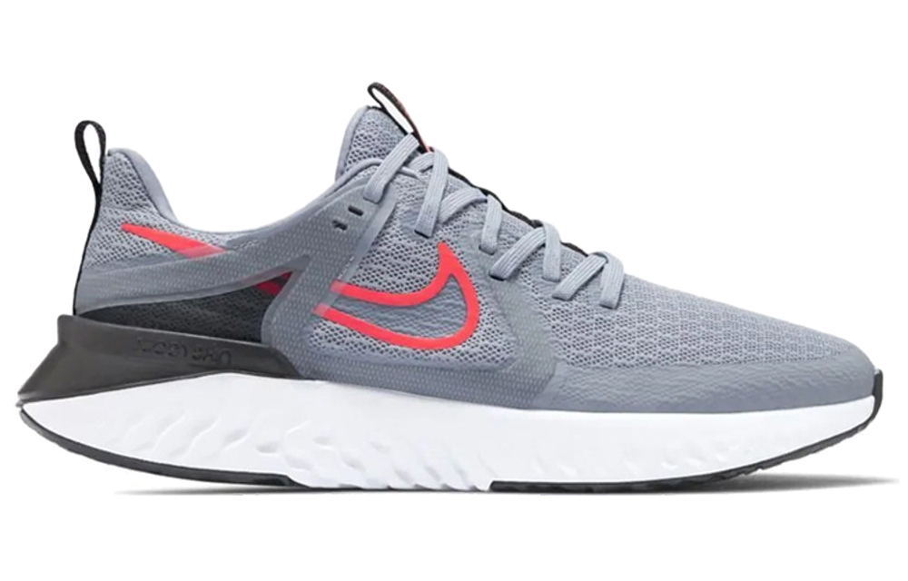 Кроссовки Nike Legend React 2