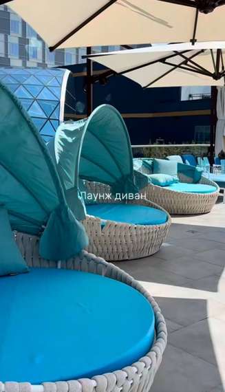 Круглый лаунж-диван со складным навесом Samui, бежевый/бирюзовый