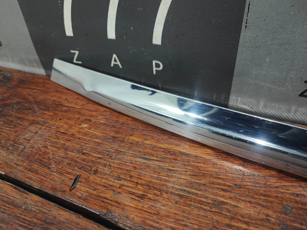 Молдинг крышки багажника Mercedes GLA (X156) 13-20 Б/У Оригинал A1567430082