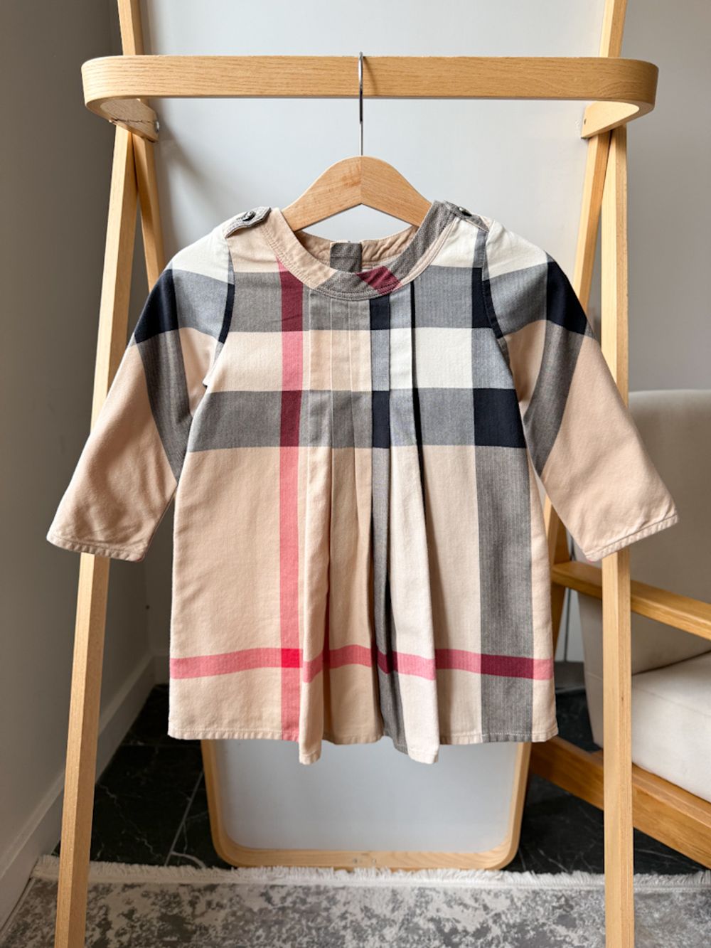 Платье Burberry, 92