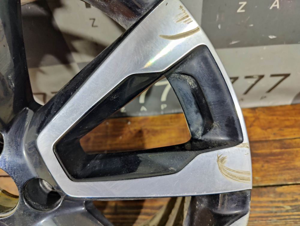 Диск колесный литой R17 LADA Vesta 15-нв Б/У Оригинал 8450033998