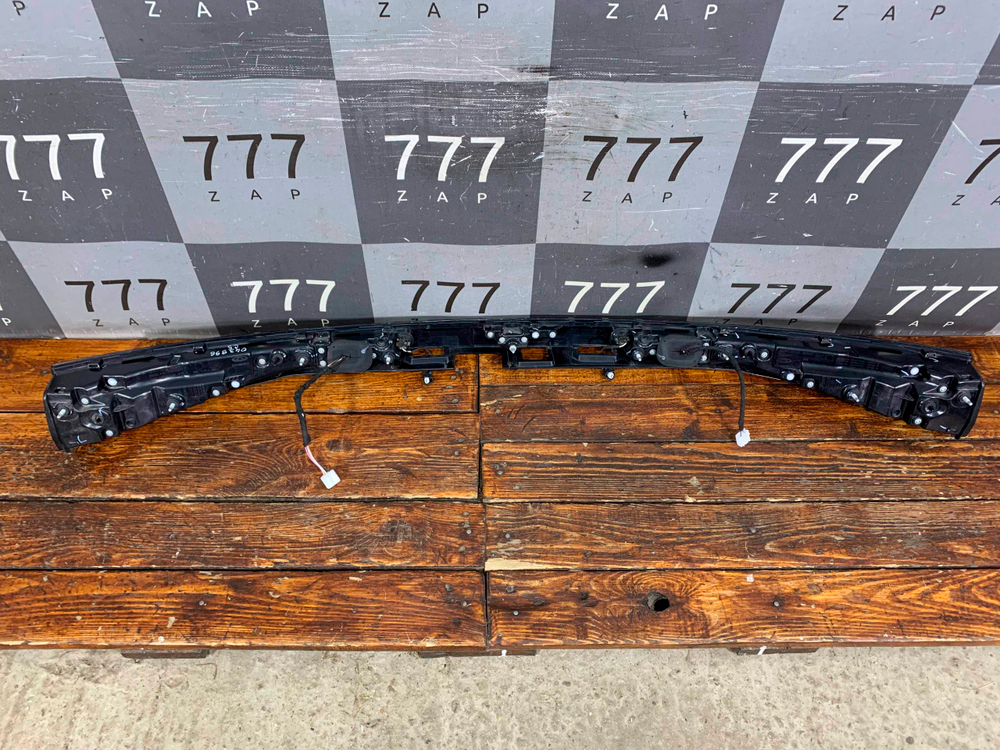 Фонарь задний центральный Omoda C5 22-нв Б/У Оригинал 605000724AA