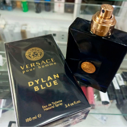 Versace Pour Homme Dylan Blue — туалетная вода для мужчин.
