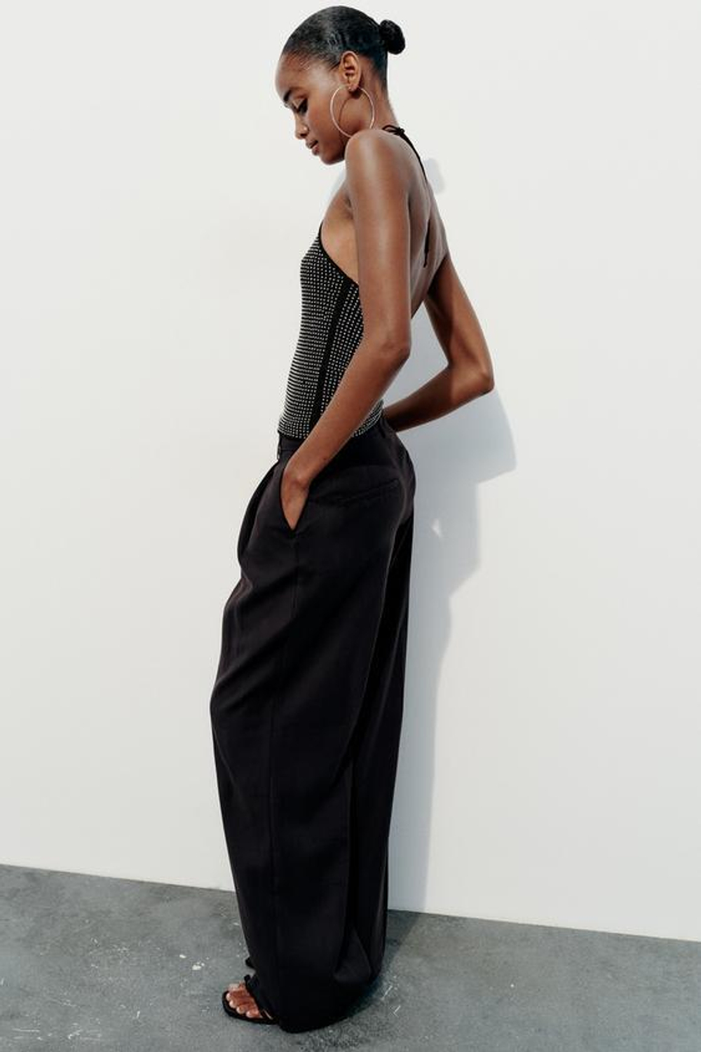 ZARA ТОП С ГОРЛОВИНОЙ ХАЛТЕР ИЗ ПОЛУПРОЗРАЧНОЙ ТКАНИ СО СТРАЗАМИ, ЧЕРНЫЙ