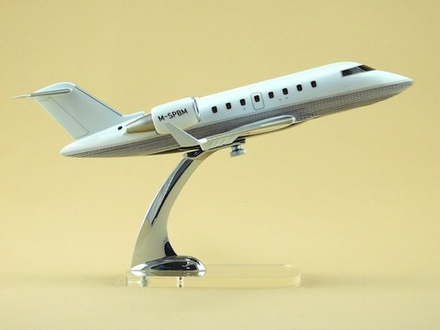 Модель самолета Challenger 605 (М 1:72, M-SPBM)