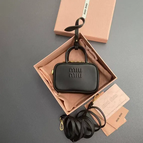 Микро сумка MIU MIU из натуральной кожи в черном цвете