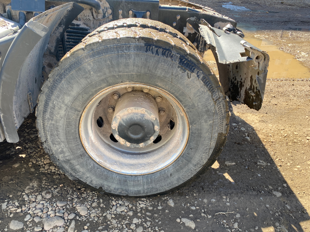 Shacman (Shaanxi) SX* 6x4 Седельный тягач SX42584V324 (Дизельный, 11,6 л, 423 л.с., МТ)