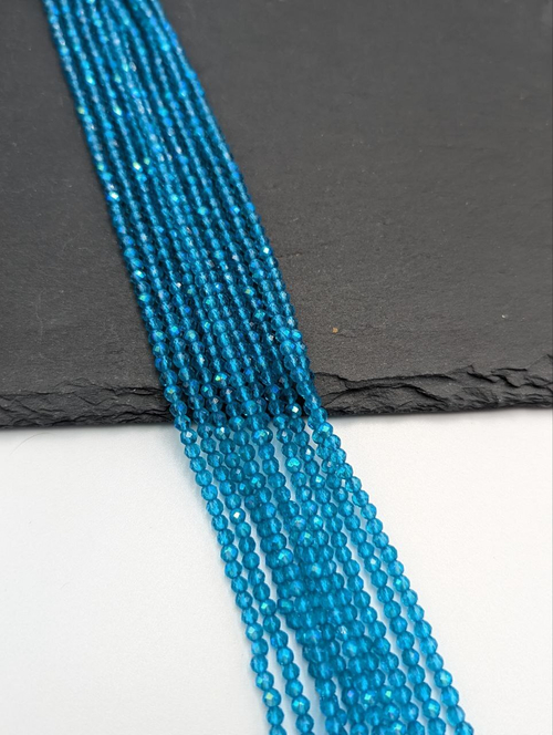 Шпинель стеклянная 3мм, голубой с переливом