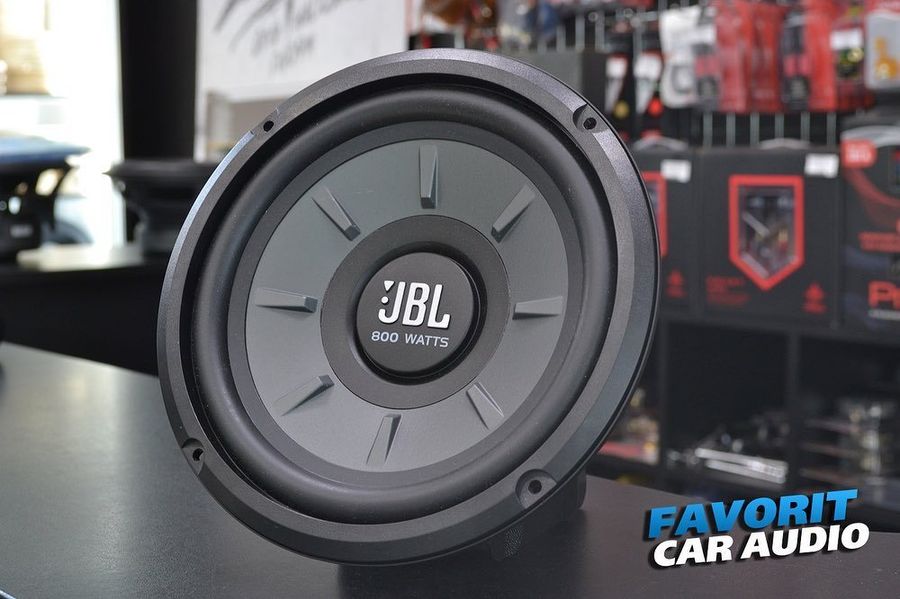 Отличная замена штатного сабвуфера 