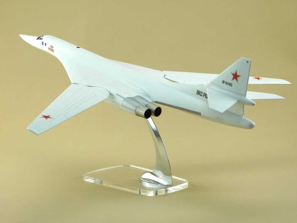 Модель самолета Ту-160М (М1:100, 06,RF-94105, Илья Муромец)