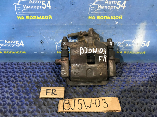 Суппорт тормозной передний правый MAZDA FAMILIA 2001