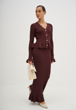 Костюм трикотажный с юбкой шоколадного цвета