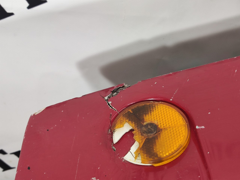 Крыло переднее левое задняя часть