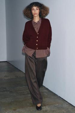 ZARA КАРДИГАН ИЗ 100% ШЕРСТИ С ЗОЛОТИСТЫМИ ПУГОВИЦАМИ, ГРАНАТОВЫЙ