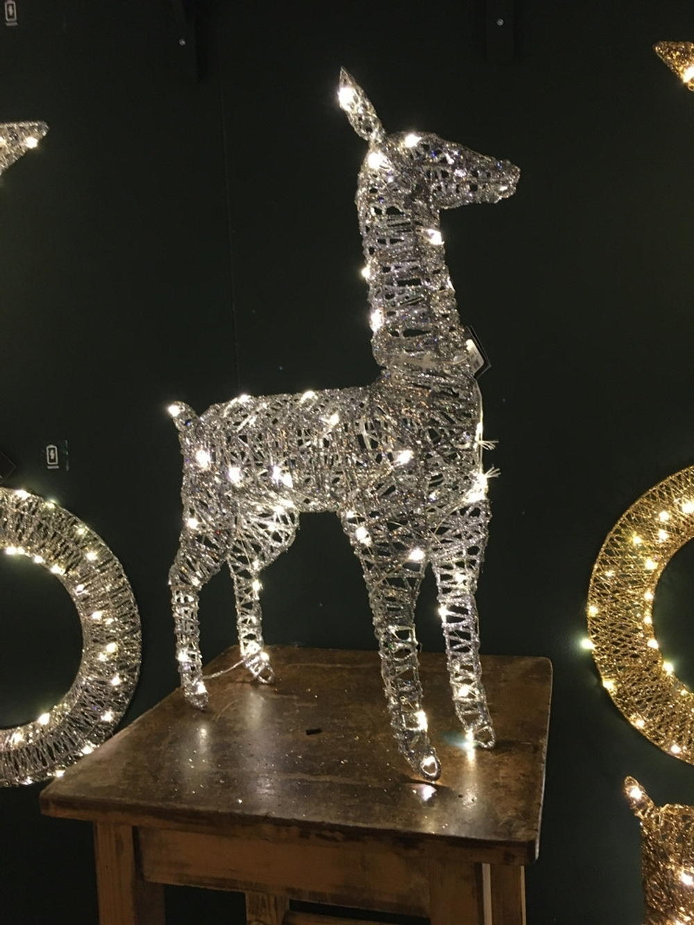 Олень с лампами серебро белый свет 70 LED Luca Lighting