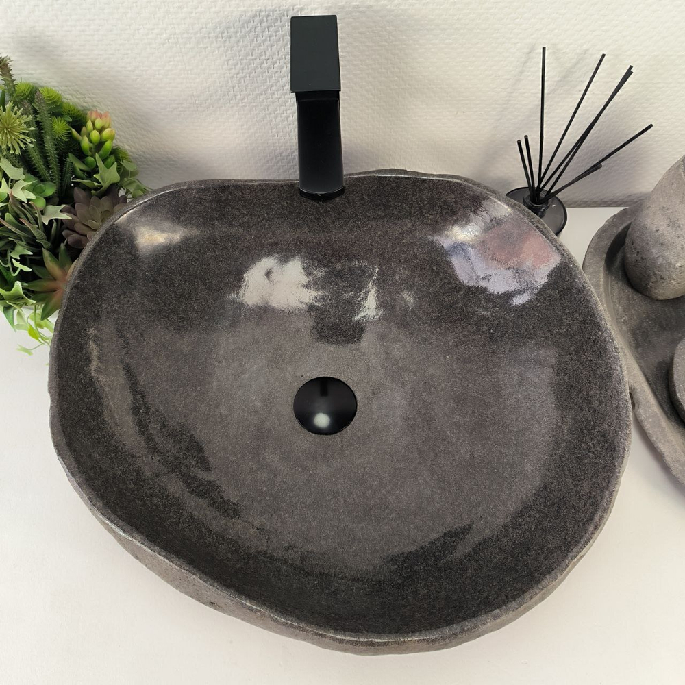 Раковина из речного камня RS-64860 52*46*15 0862