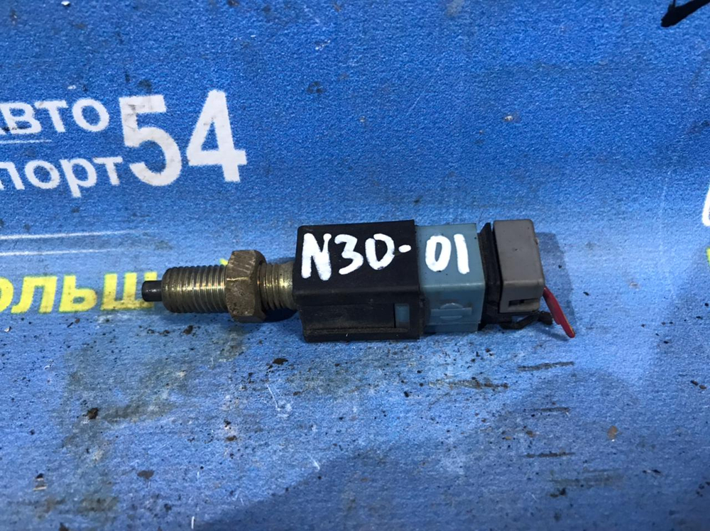 Датчик педали тормоза NISSAN R'NESSA 1997-2001