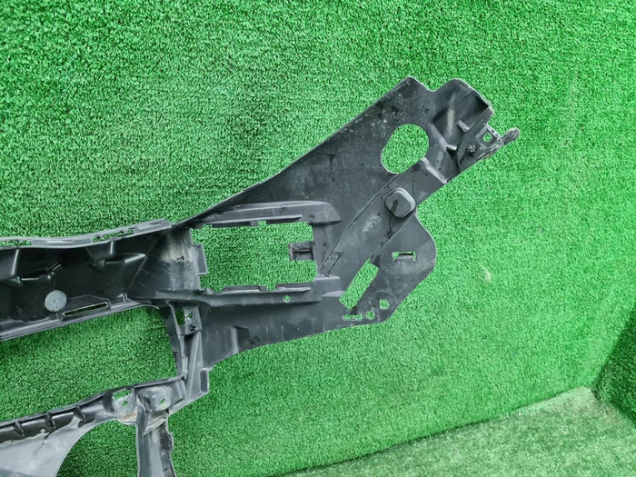 Кронштейн переднего бампера BMW X5 G05 (18-23)