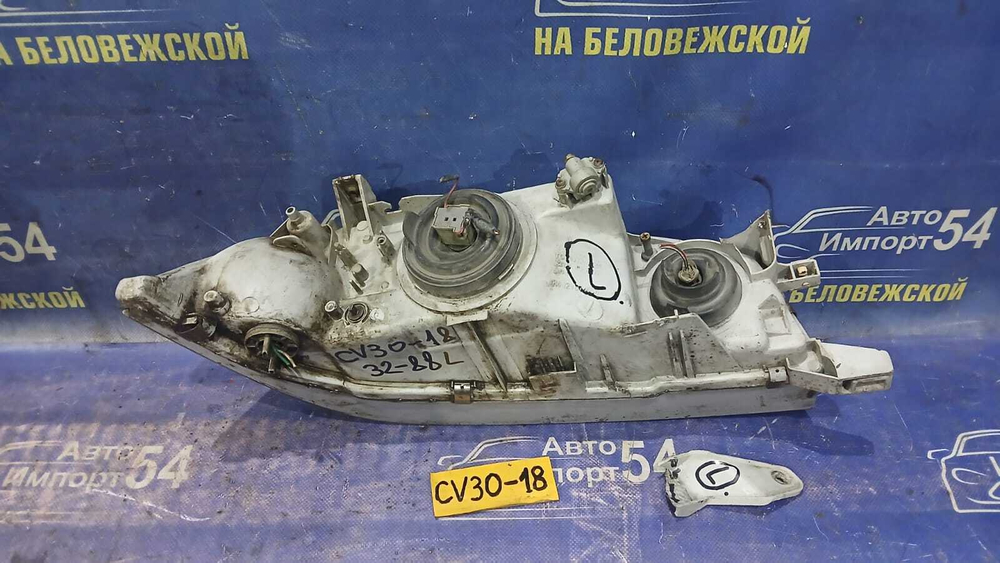 Фара передняя левая TOYOTA CAMRY 1992
