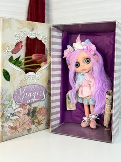 Кукла BERJUAN виниловая 32см BIGGERS Avril Smith (24012)