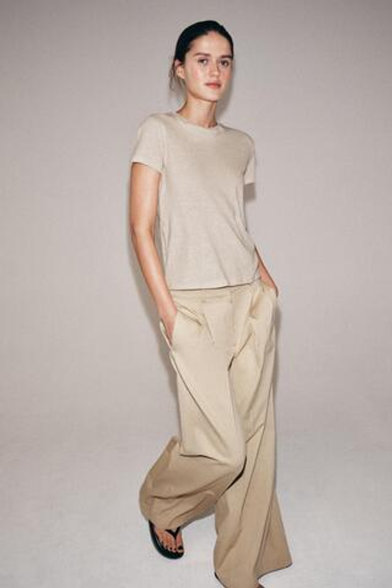 ZARA ФУТБОЛКА ИЗ ЛЬНА И ХЛОПКА С КОРОТКИМИ РУКАВАМИ, ПЕСОЧНЫЙ