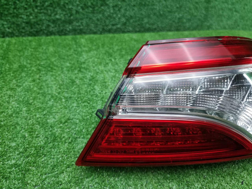 Фонарь правый внешний Toyota Camry XV70 17-нв LED