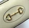 Маленькая сумка на плечо Gucci Horsebit 1955 белый