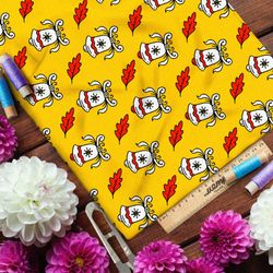 Ткань атлас белые колокольчики и опадающие листья дуба