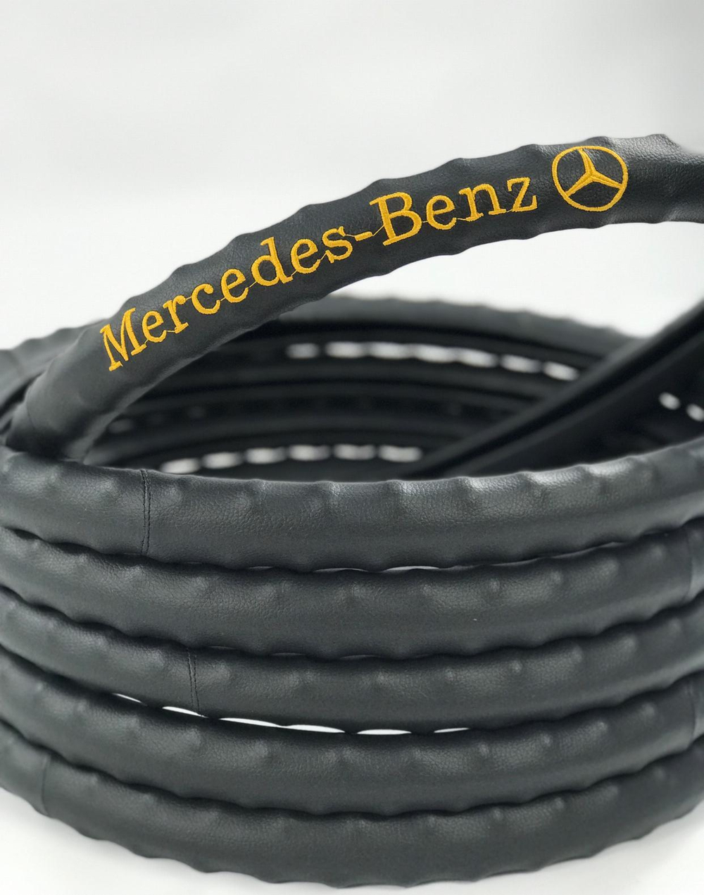 Оплетка на руль 44-46 круглая КОЖА с вышивкой цвет черный MERCEDES