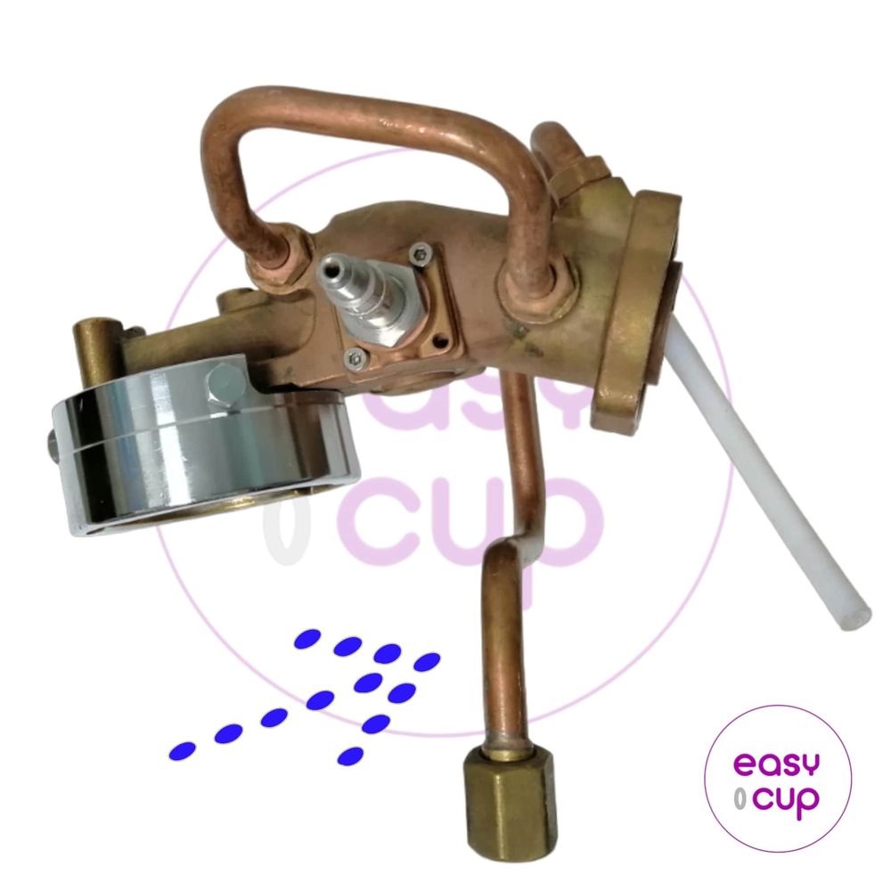 Впускная трубка варочной группы La Cimbali, место установки трубки в группе, вид сбоку