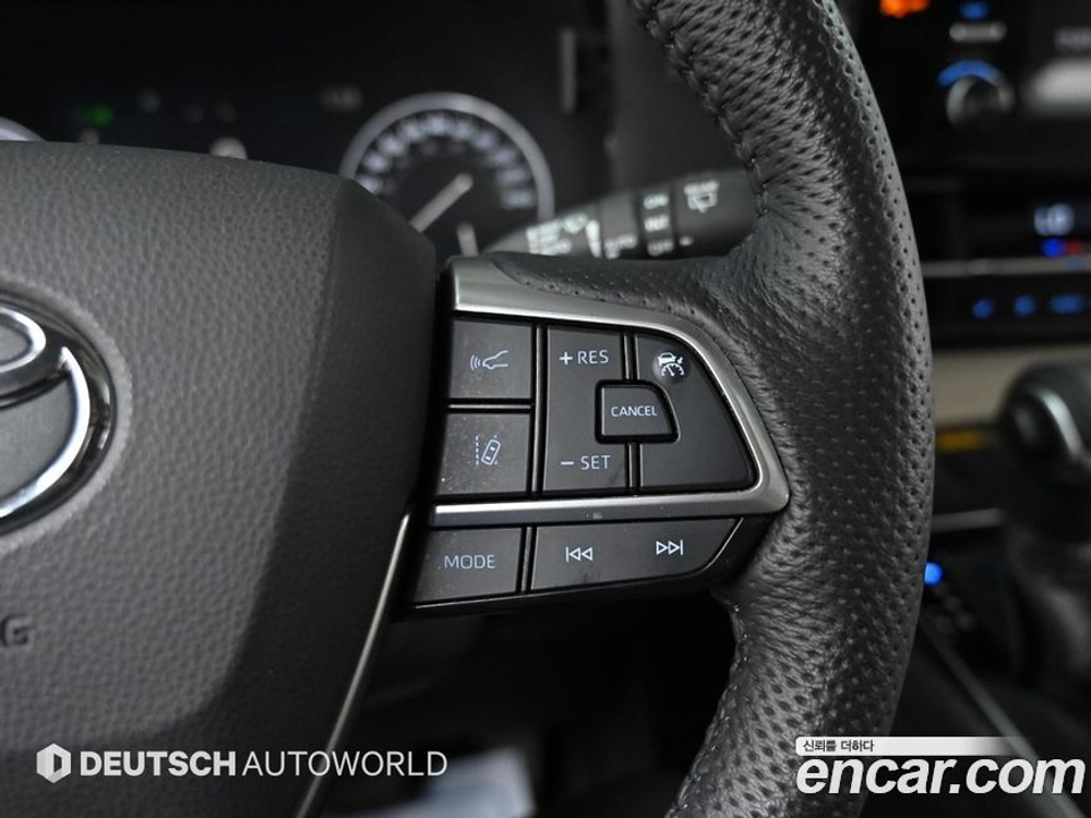Toyota Sienna 4 Generation 2.5 Hybrid AWD (06.2021)