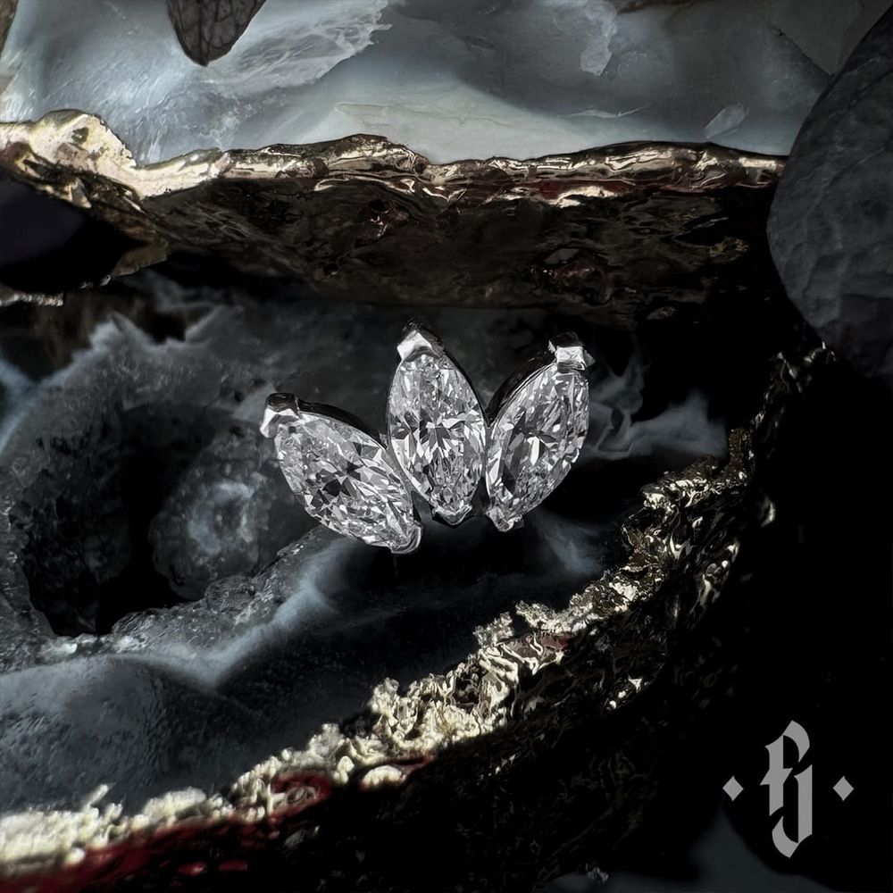 Кластер &quot;Triple Marquise&quot; - Белое золото - White CZ