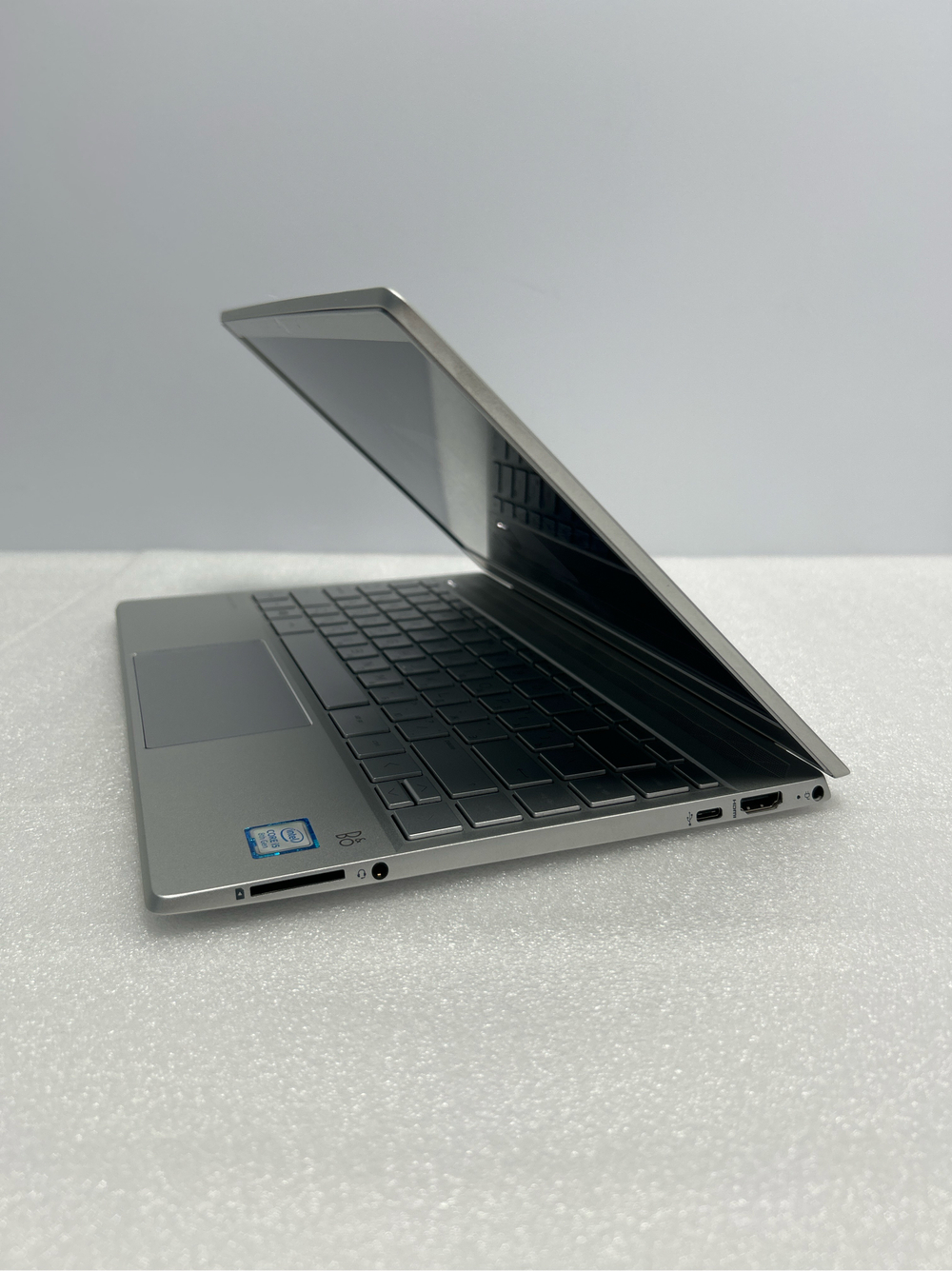 Ноутбук HP Pavilion 13-AN0073UR (5WB84EA) 13.3 "/Intel Core i5 8265U/RAM 8 GB/SSD 128 GB/Intel UHD Graphics 620/1920*1080/IPS/Windows 10/Подсветка кл-ры: нет/серебристый. Состояние: C1